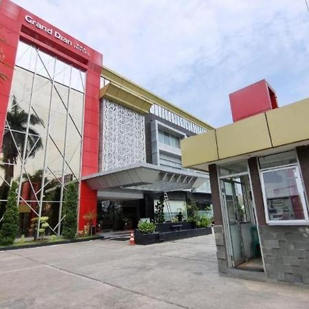 Grand Dian Hotel Slawi 테갈 외부 사진