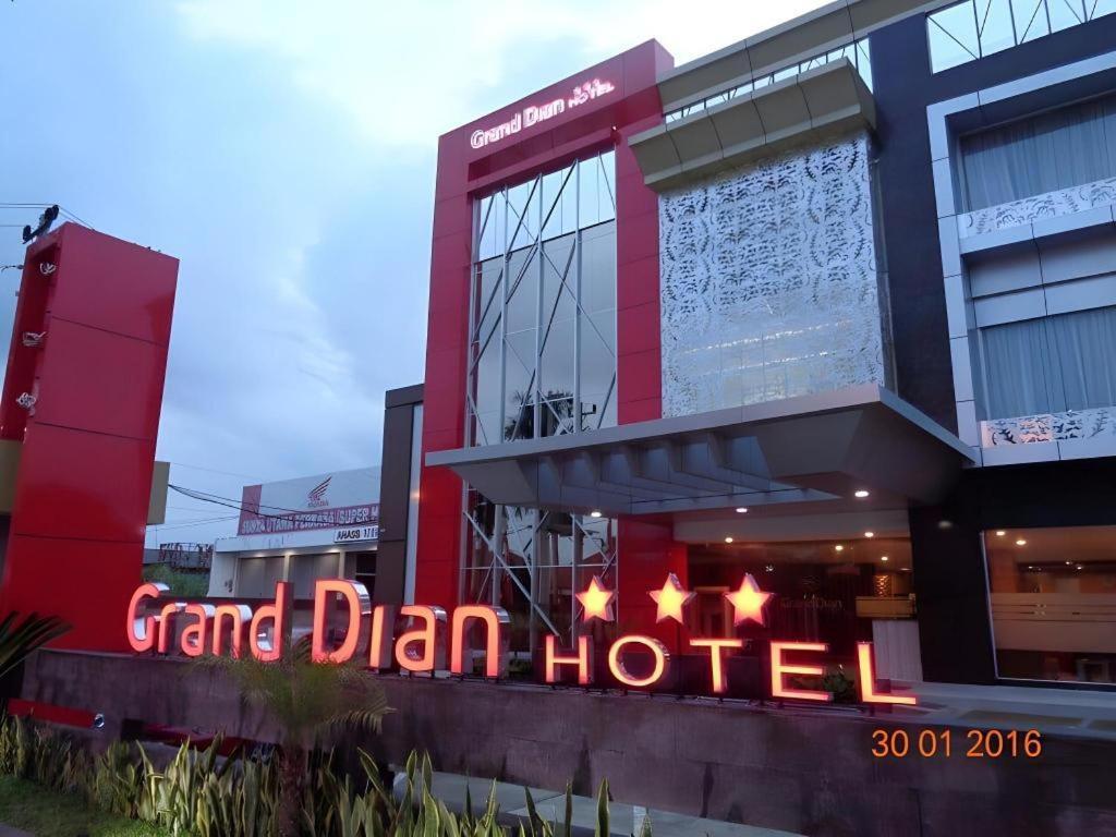 Grand Dian Hotel Slawi 테갈 외부 사진