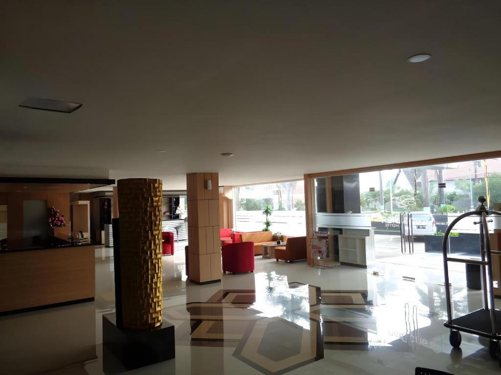 Grand Dian Hotel Slawi 테갈 외부 사진