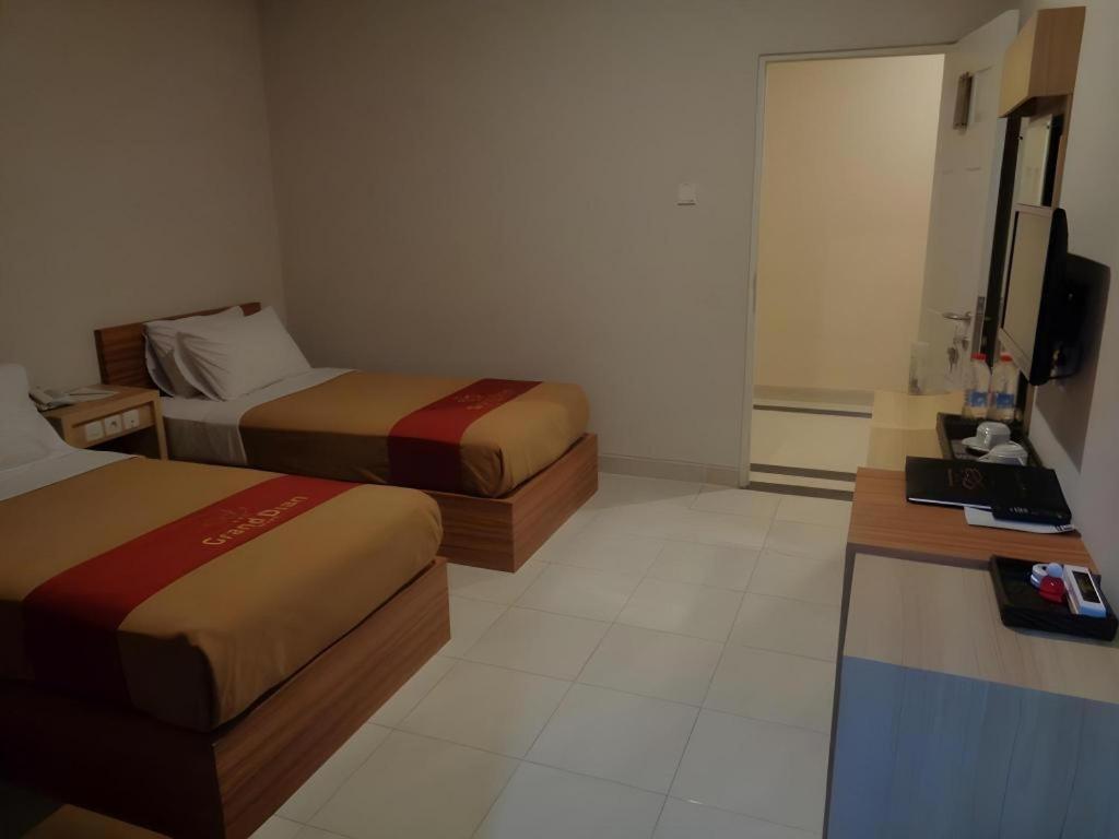 Grand Dian Hotel Slawi 테갈 외부 사진